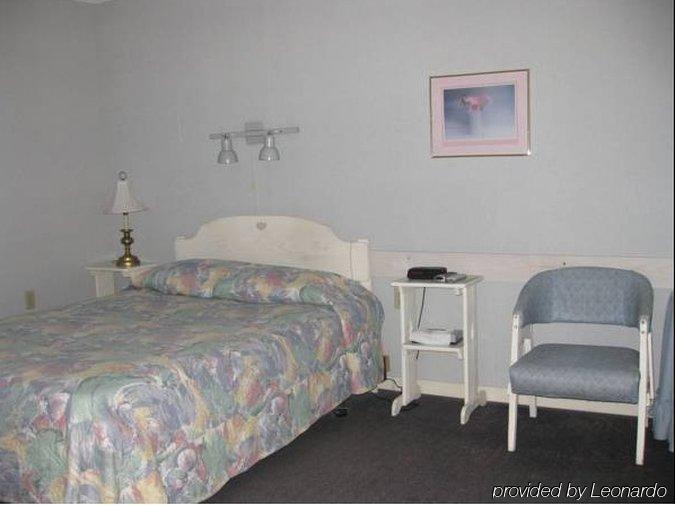 Pinecone Motel Sussex